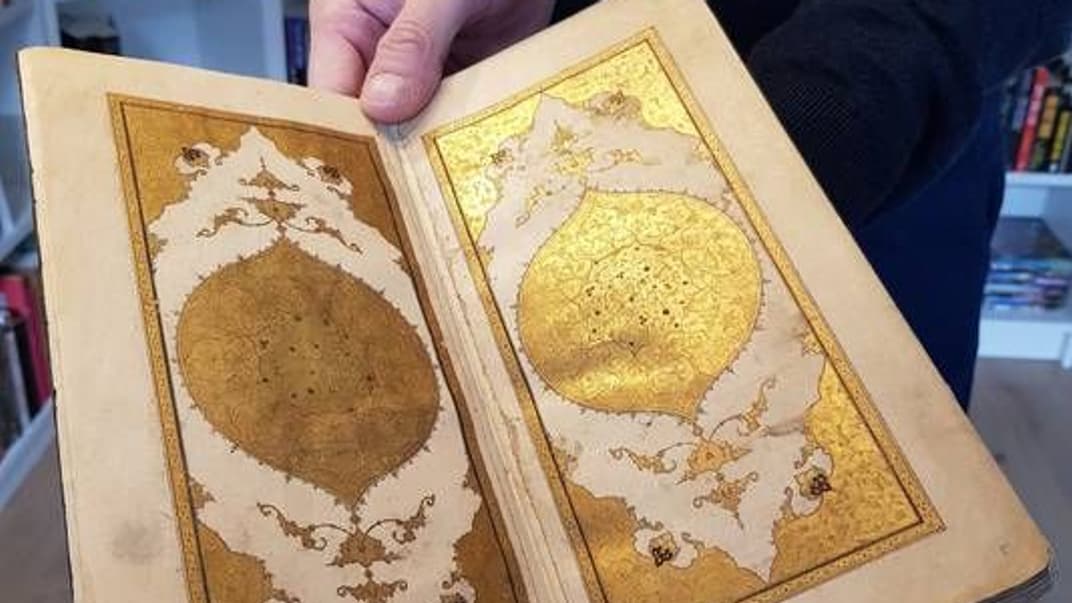 Нидерландский арт-детектив Артур Бранду нашел похищенную ркописную копию сборника стихов персидского поэта Дивана Гафиза, датированную 1462-1463 г.