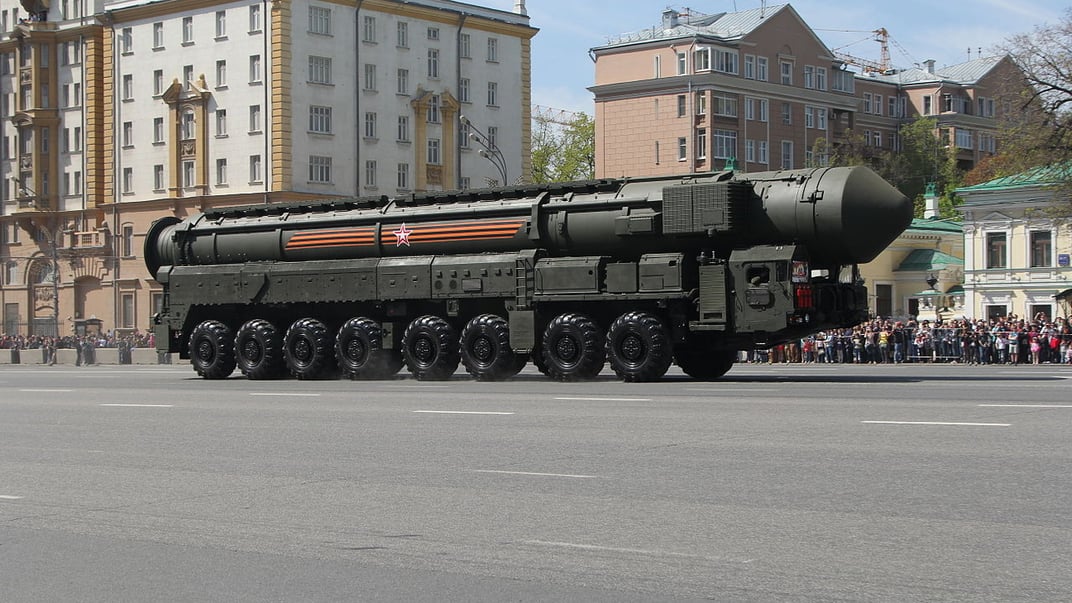 Рухомий ґрунтовий ракетний комплекс «Ярс» з міжконтинентальною балістичною ракетою