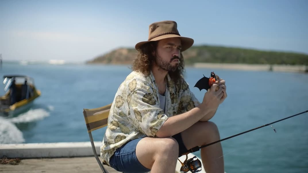 В Австралии сняли рекламу, где едят сэндвич с летучей мышью — пошутили над происхождением COVID-19