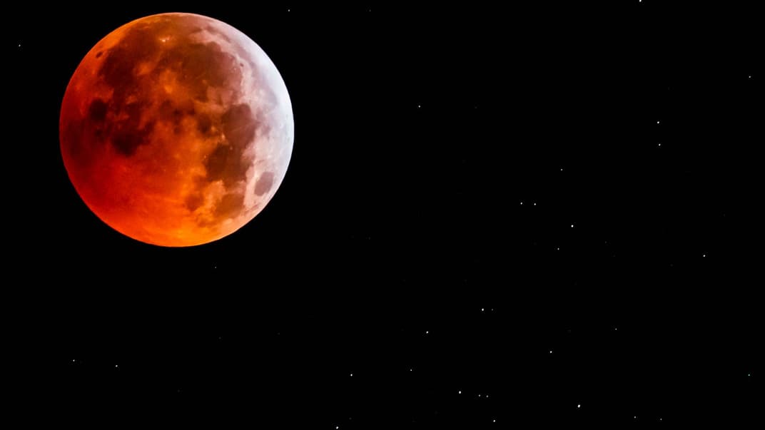 Повне місячне затемнення: яким був «Кривавий Місяць» у ніч на 21 січня