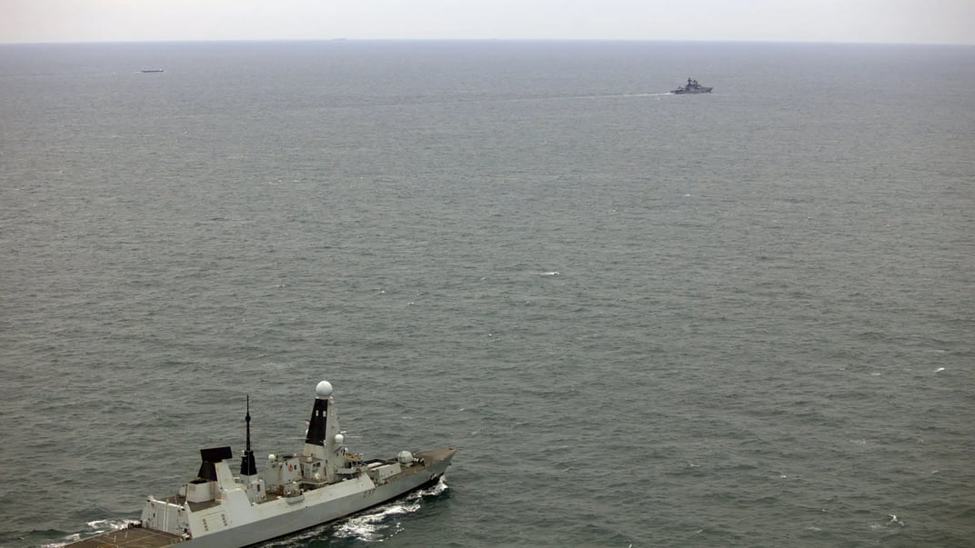 Британський есмінець відстежує російський військовий корабель «Віцеадмірал Кулаков»