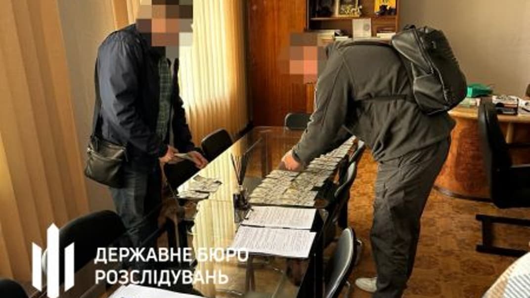Задержание на взятке должностных лиц горсовета в Днепропетровской области