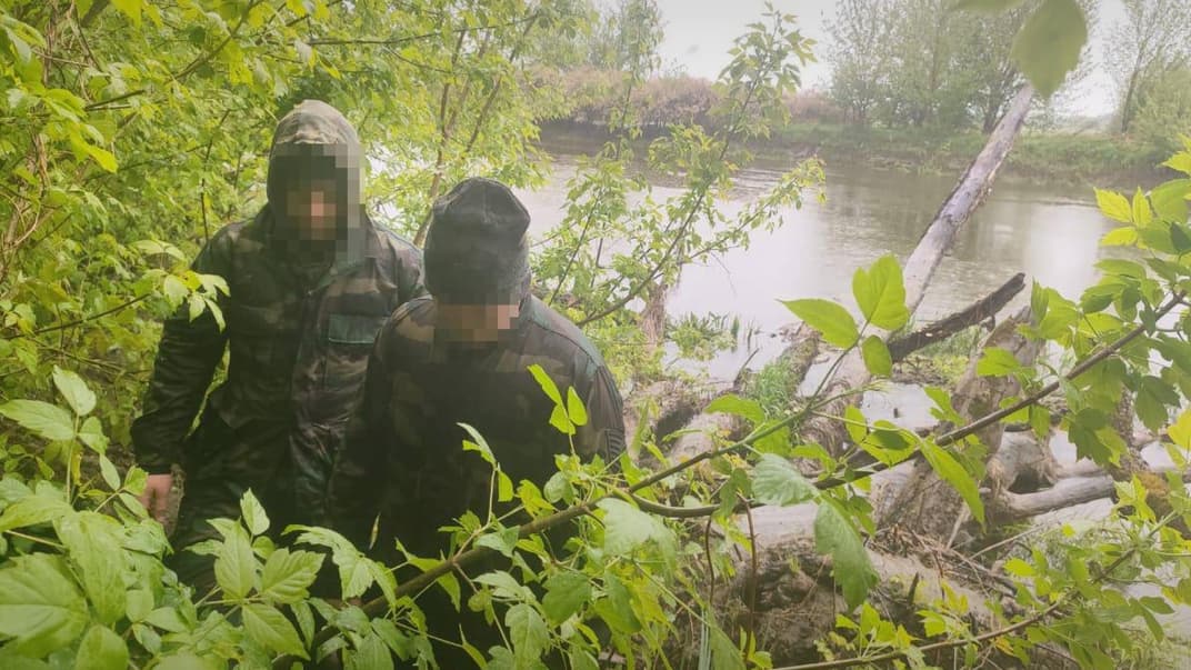 ГПСУ задержала волынян, незаконно переплывших реку на границе, чтобы попасть в Украину