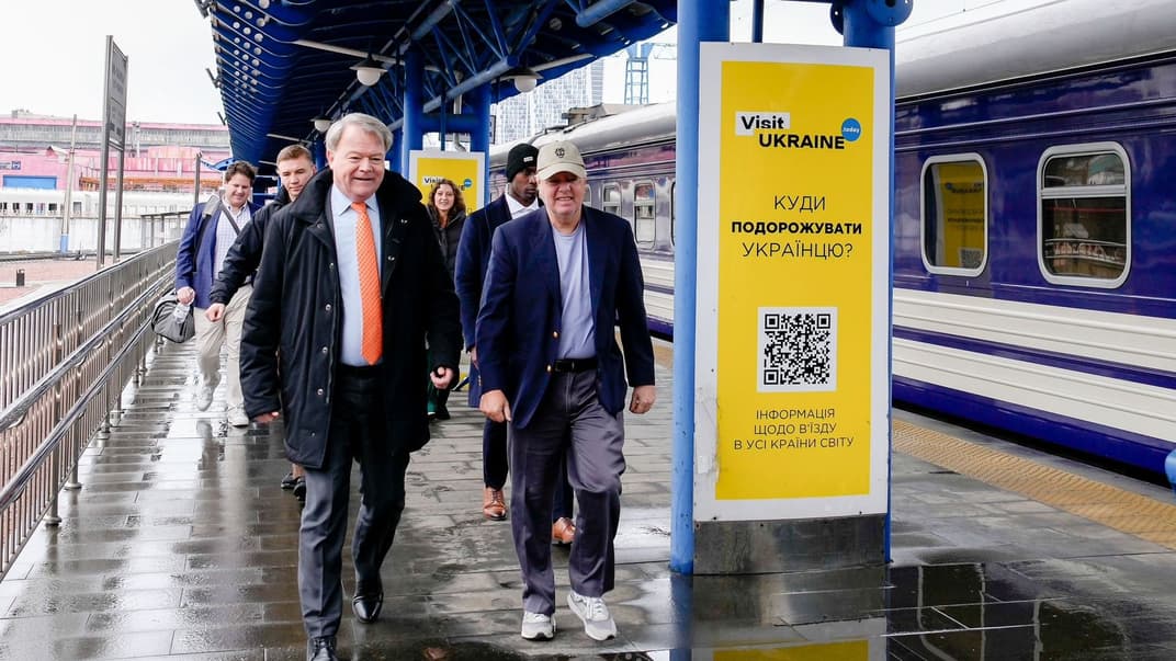 Сенатор Ліндсі Грем (праворуч) разом із делегацією у Києві, 18 березня 2024 року