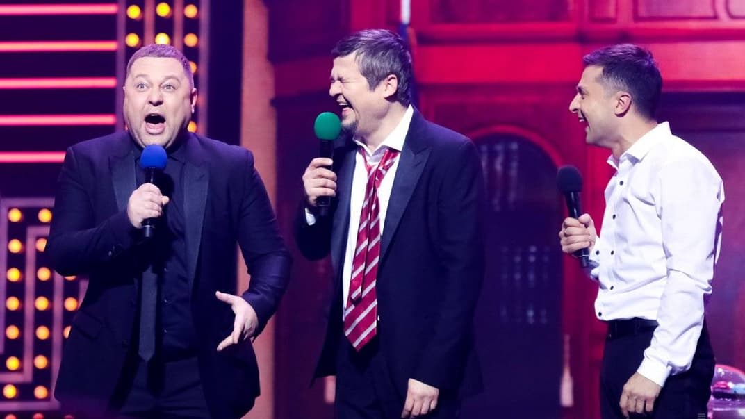 Актеры Студии «Квартал-95» Александр Пикалов, Юрий Крапов и Владимир Зеленский во время съемок телешоу «Вечерний квартал» в Киеве, 11 декабря 2017 года