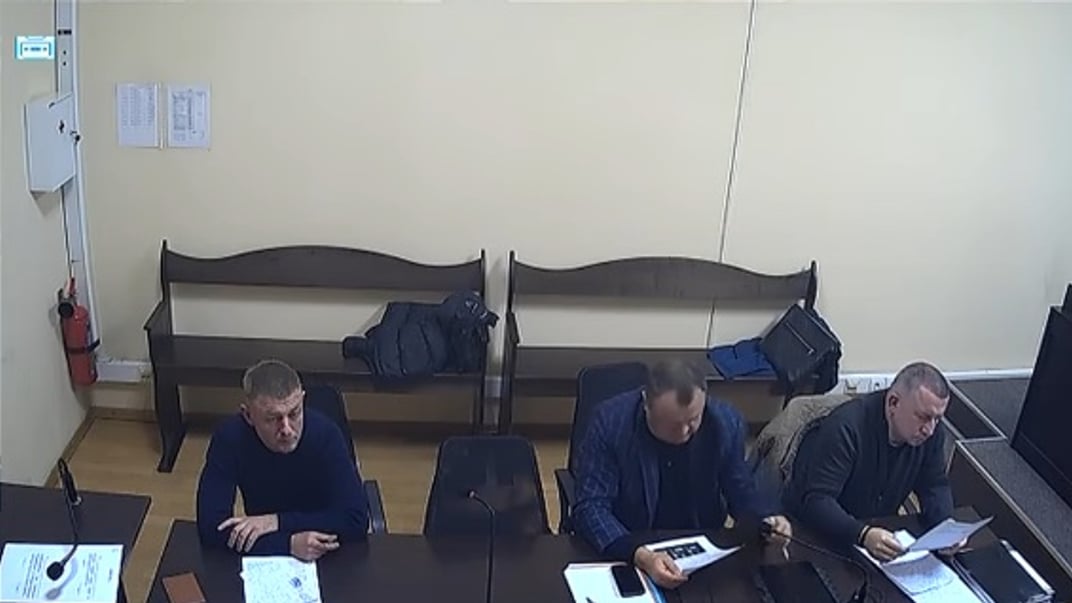 Сергій Горбатюк (ліворуч) разом зі своїми адвокатами
