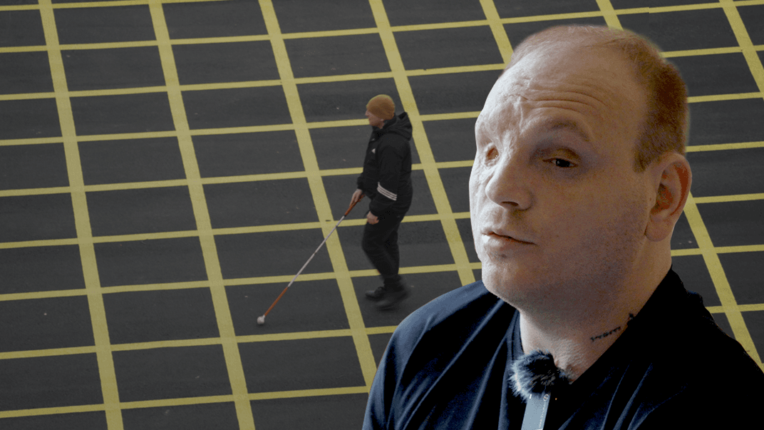 «Я рік тростину не хотів до рук брати». Доброволець, що втратив зір під час навчання через чужу недбалість