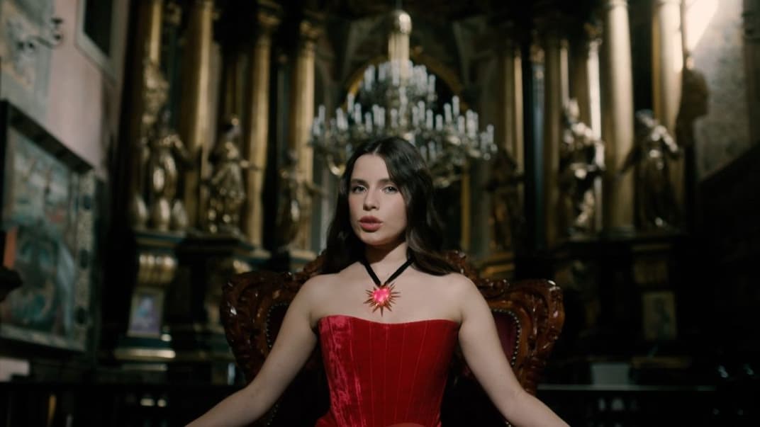 Кадр из клипа на песню «Серце» Кристины Соловий и группы «Жадан и Собаки»