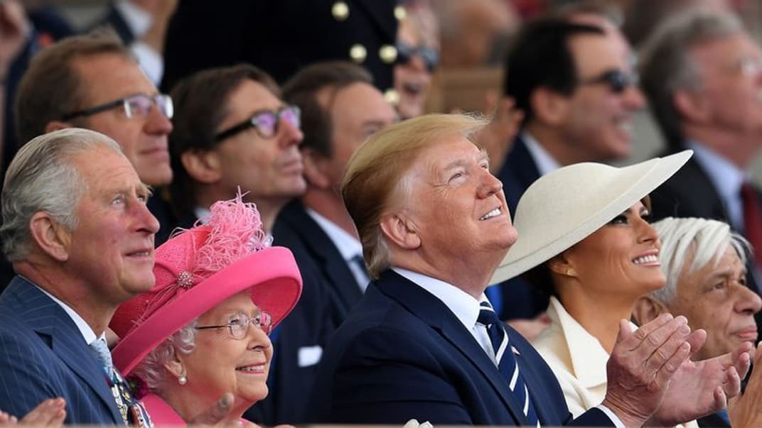 Зліва направо: британський принц Чарльз, королева Єлизавета II, президент США Дональд Трамп з дружиною Меланією під час пам'ятних заходів у Портсмуті, Британія, 5 червня 2019 року