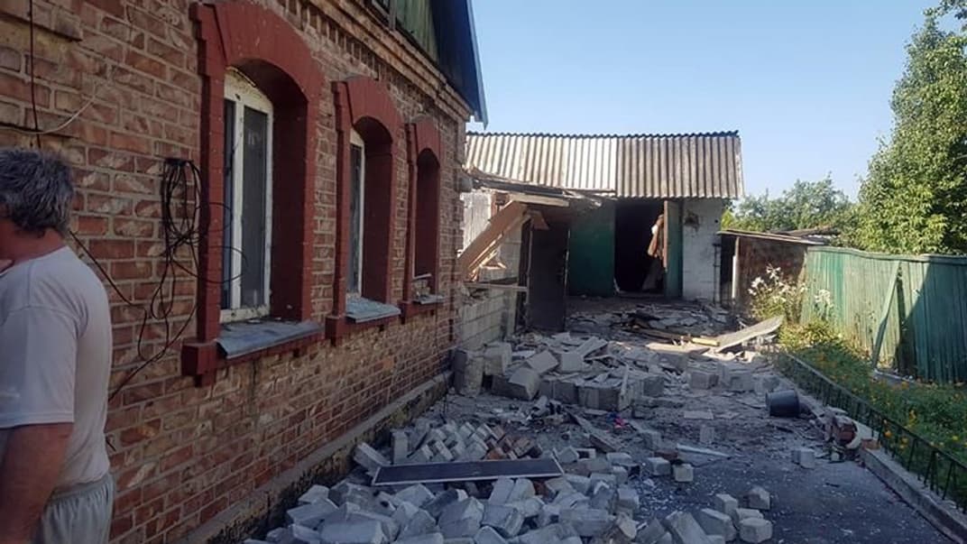 Боевики обстреляли жилые дома Марьинки