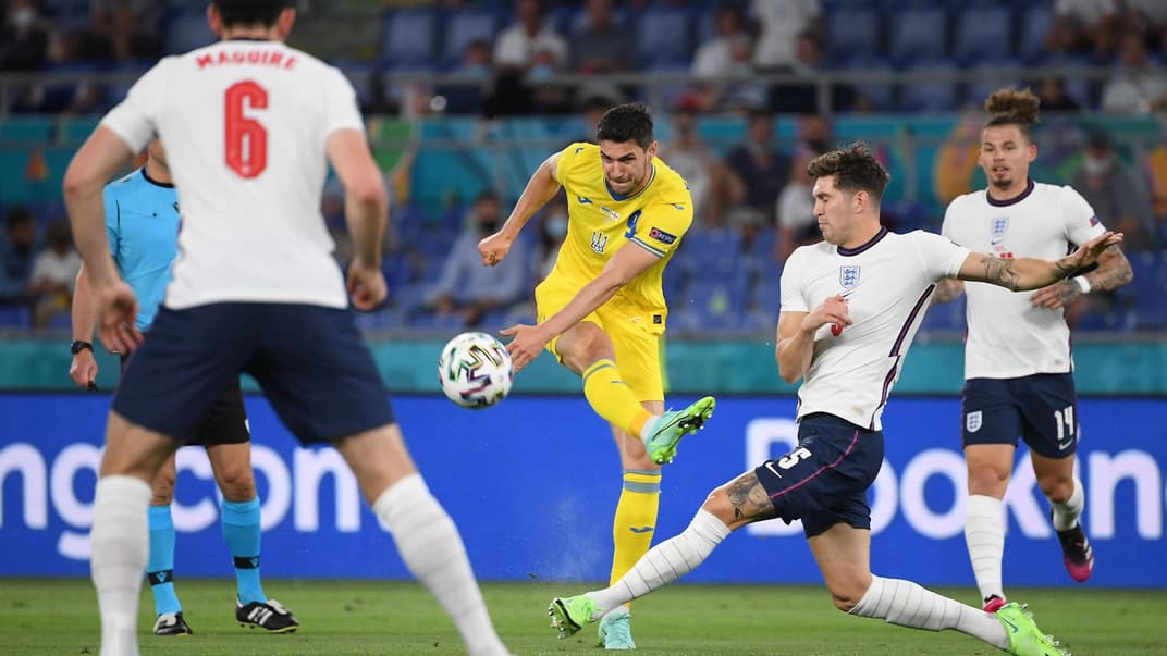 Роман Яремчук во время игры сборных Украины и Англии и Евро-2020. Рим, Италия, 3 июля 2021 года