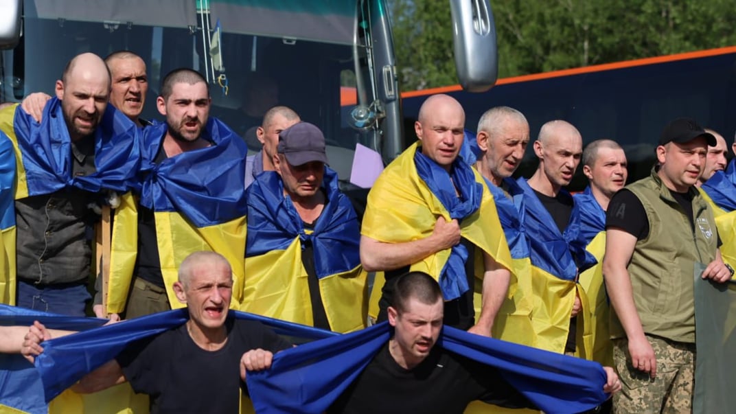 Військові, яких повернули з полону 10 червня Військові, яких повернули з полону 10 червня