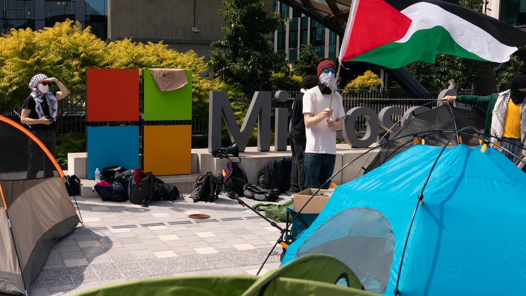 Пропалестинські протестувальники на акції біля кампусу Microsoft у Редмонді, штат Вашингтон, 19 серпня 2025 року