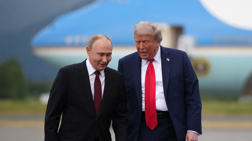 Президент США Дональд Трамп с главой рф владимиром путиным в Анкоридже, Аляска, 5 августа 2025 года