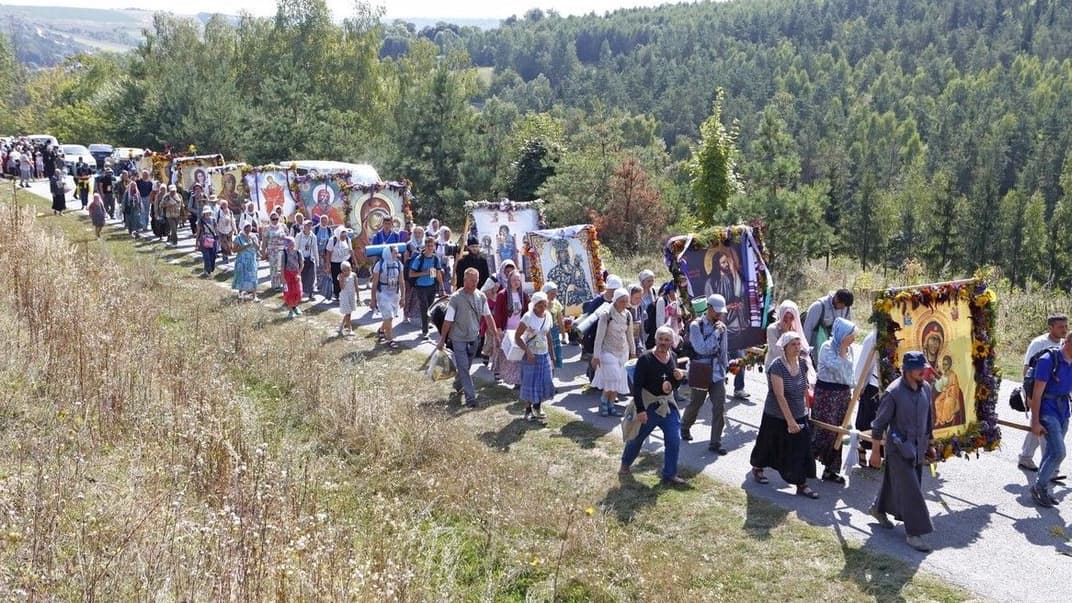 Учасники хресної дороги УПЦ МП до Почаєва в 2019 році. Ілюстративне фото