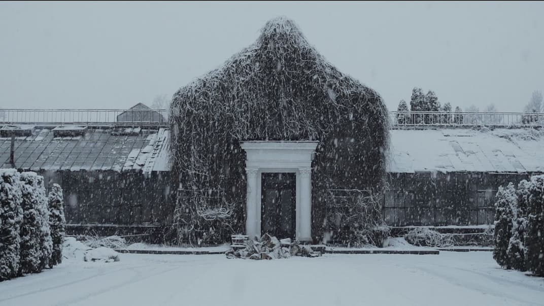 Кадр из фильма «История Зимнего сада»