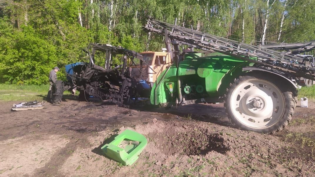 Трактор, який 23 травня наїхав на вибухівку в Чернігівській області