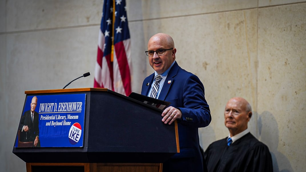 Тодд Аррінгтон, який пішов із посади директора бібліотеки Ейзенхауера