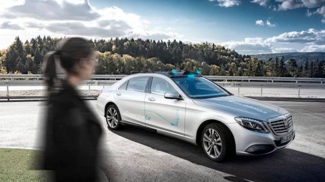 Автомобільний концерн Daimler AG провів випробування безпілотного Mercedes.