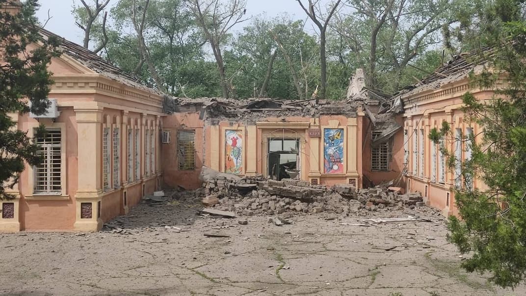 россияне сбросили бомбу ФАБ-250 на Нью-Йорк Донецкой области, 26 мая 2023 года