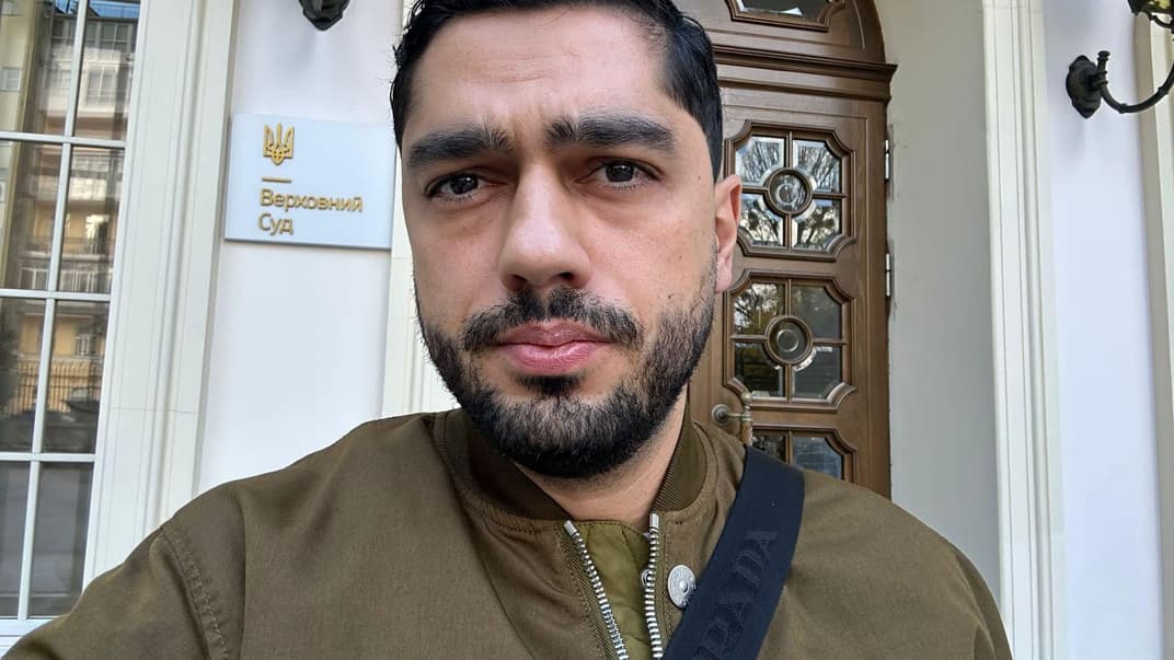 Гео Лерос опублікував фото біля Верховного Суду, 9 листопада 2023 року