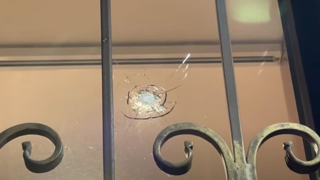 Гордон заявил, что офис его издания обстреляли