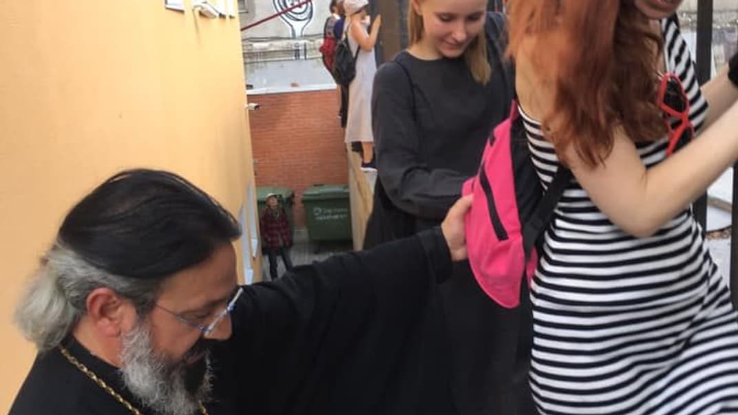 Ієромонах Іоанн і демонстранти, витісненні силовиками, 27 липня 2019 року