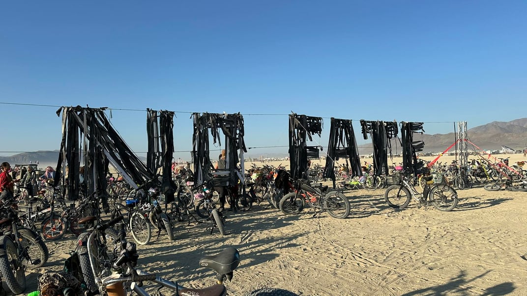 Оновлена інсталяція української команди на Burning Man