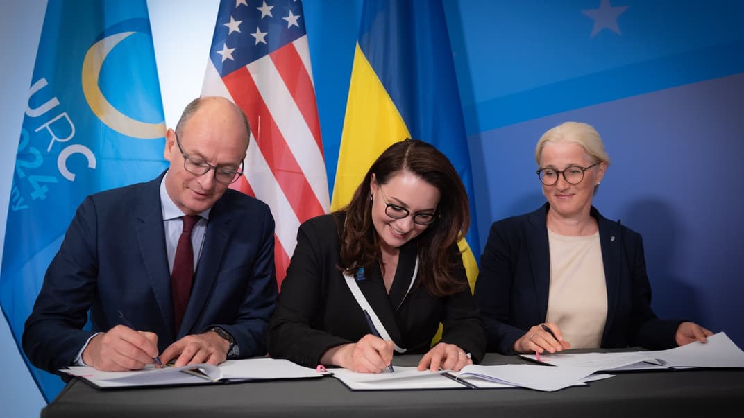 Министр экономики Юлия Свириденко (в центре) на Ukraine Recovery Conference 2024 в Берлине