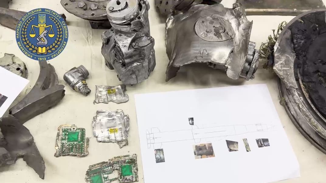 Обломки ракеты, которые анализируют специалисты 