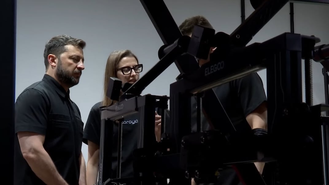 Президент Володимир Зеленський відвідав виробництво дронів-перехоплювачів