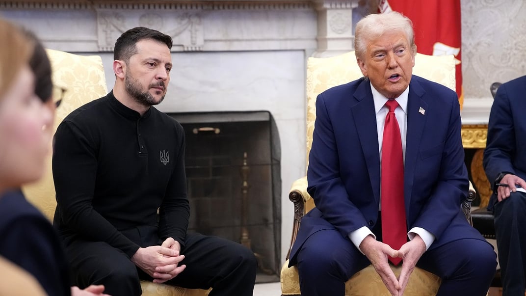 Президент США Дональд Трамп и президент Украины Владимир Зеленский в Овальном кабинете Белого дома в Вашингтоне, 28 февраля 2025 года