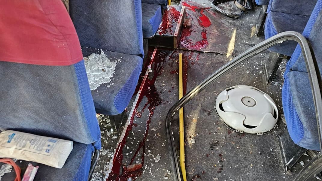 Оккупанты обстреляли маршрутку в Херсоне, 30 октября 2023 года