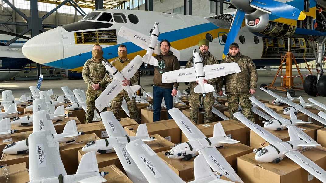 Сергій Притула передає українським військовим дрони