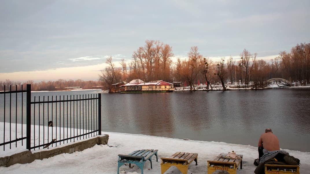 Моржування як стиль життя: люди, які занурюються в крижану воду не тільки на Водохреще