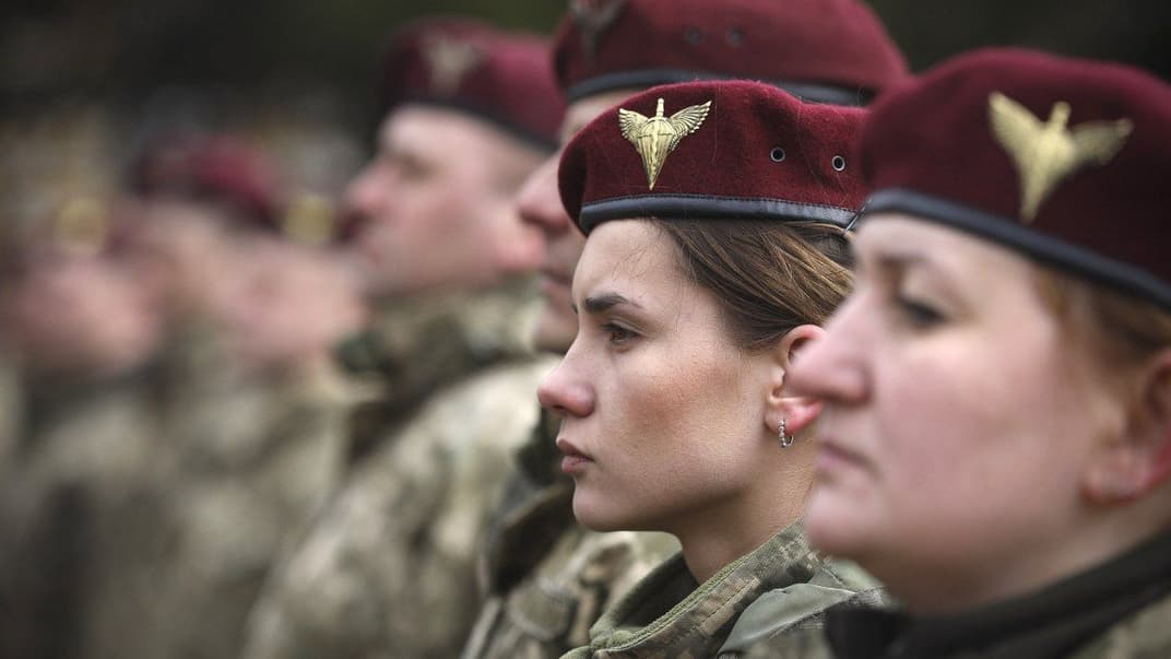 Женщины-военнослужащие 95 отдельной десантно-штурмовой бригады, в Житомире, 11 марта 2019 года