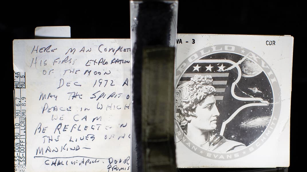 Заметки последней произнесенной на поверхности Луны речи на последней странице сборника инструкций астронавта Юджина Сернана