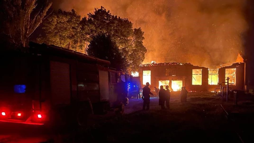 Керована авіаційна бомба росії влучила в центр переливання крові в Куп’янську, 5 серпня 2023 року