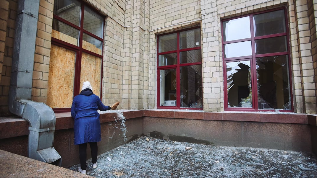 россияне обстрелом повредили корпуса Харьковского национального университета им. Каразина, 8 ноября 2024 год