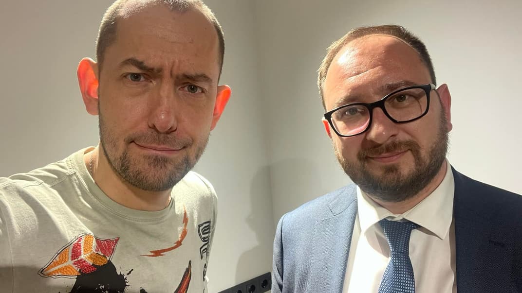 Роман Цимбалюк (слева) и адвокат Николай Полозов