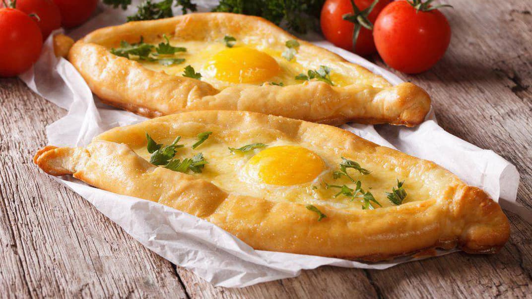 Грузинська національна страва хачапурі