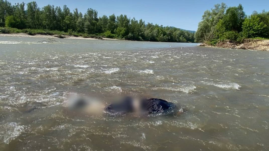 Українські прикордонники виявили тіло чоловіка у річці Тиса