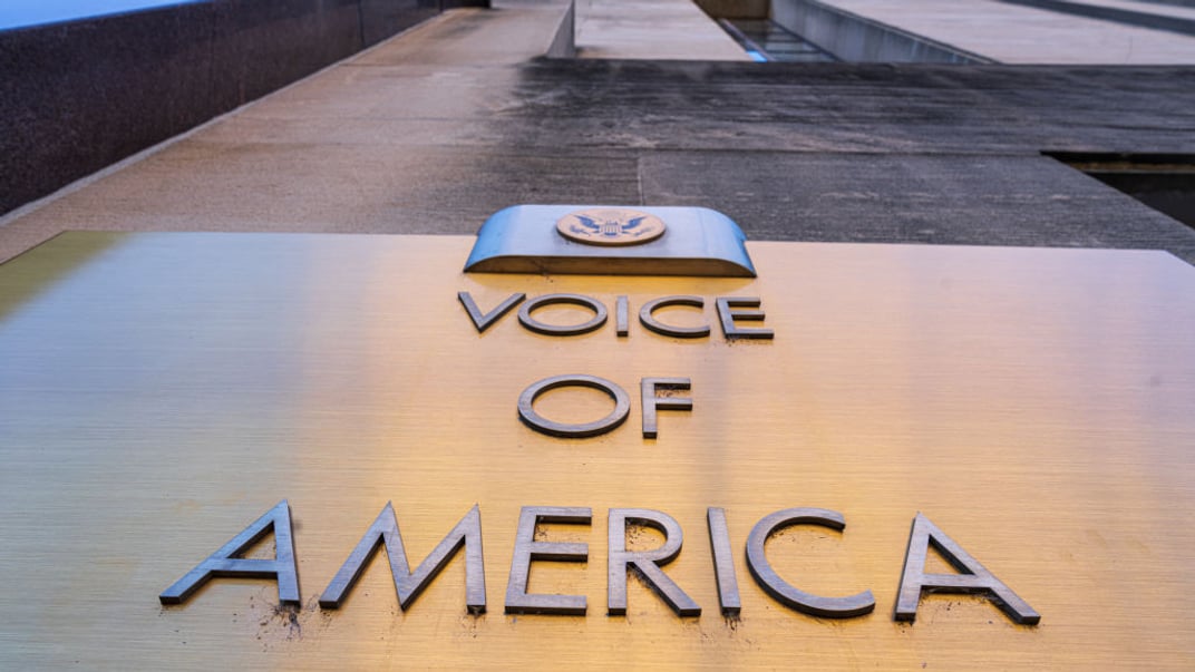Вивіска «Голос Америки» на будівлі їхнього офісу у Вашингтоні
