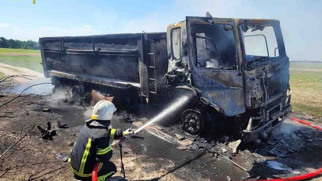 Вантажівка, яка підірвалася на російській міні