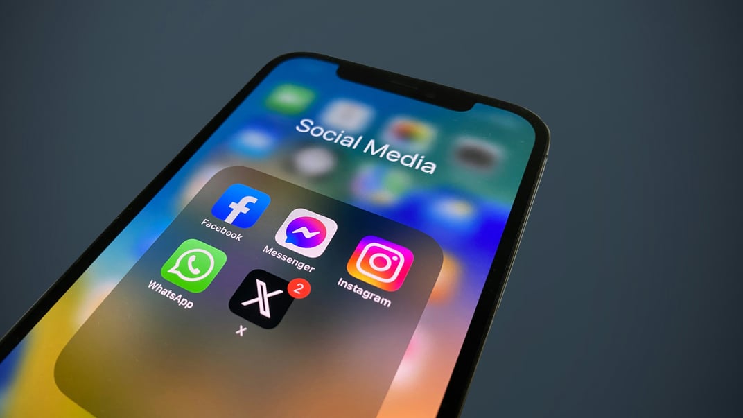 Мін’юст США ввів обмеження на пости своїх працівників у соцмережах. Ті нахвалювали Трампа та обговорювали підсудних