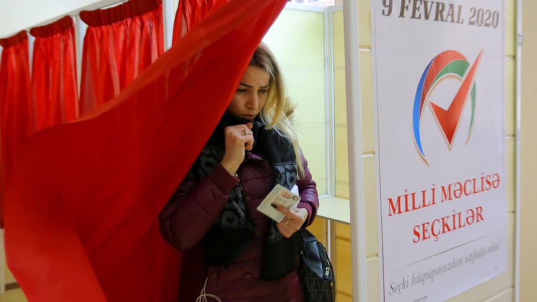 На избирательном участке в Баку, Азербайджан, 9 февраля 2020 года 