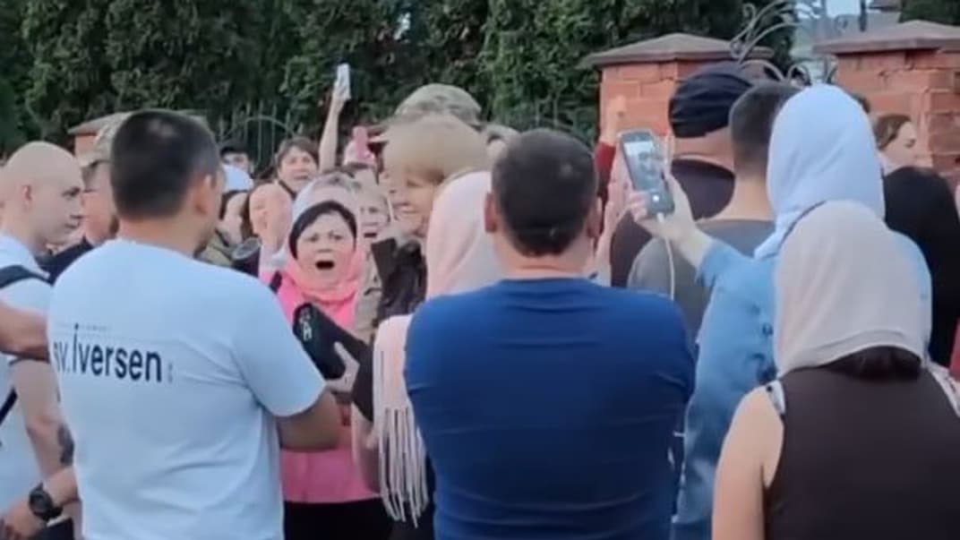 В Хмельницкой области верующие УПЦ МП кричали «позор» военным и родственникам погибшего защитника