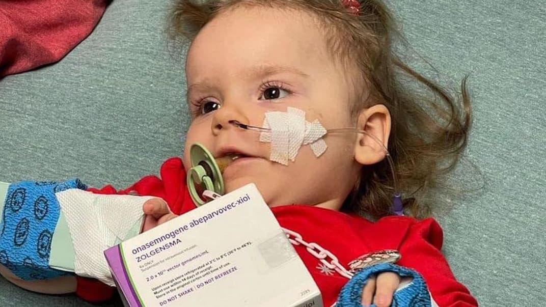 Маленька львів'янка Вікторія Полюга отримала укол препаратом Zolgensma, який допомагає зупинити прогрес спінально-м'язової атрофії