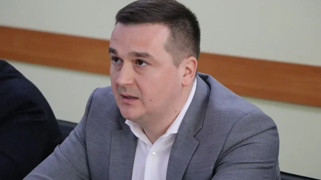 Александр Крупа (в центре)