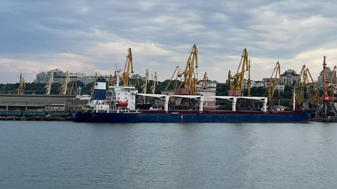 Cудно RAZONI, яке під прапором Сьєрра-Леоне прямує до порту Тріполі в Лівані